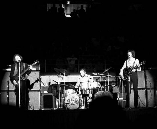 1968 Oct 19, LA Forum, Gibson ES-355