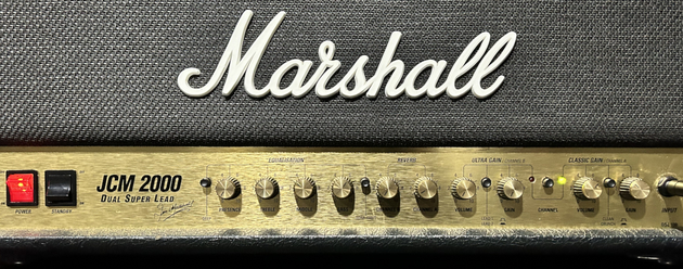 Marshall JCM 2000 2