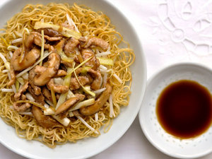 hk style fried noodles 2 (shredded pork)