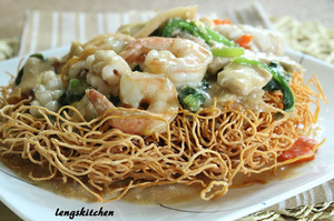 seafood crispy noodles